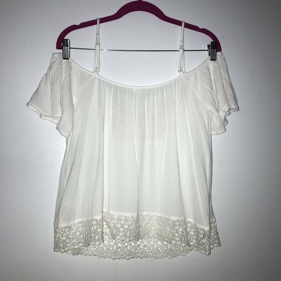 LIKE NEW Andree by Unit White Crochet Top Medium M - Picture 6 of 11